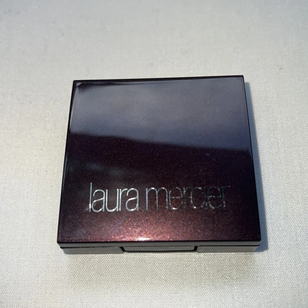 Laura Mercier Refillable Compact Square 1 7/8